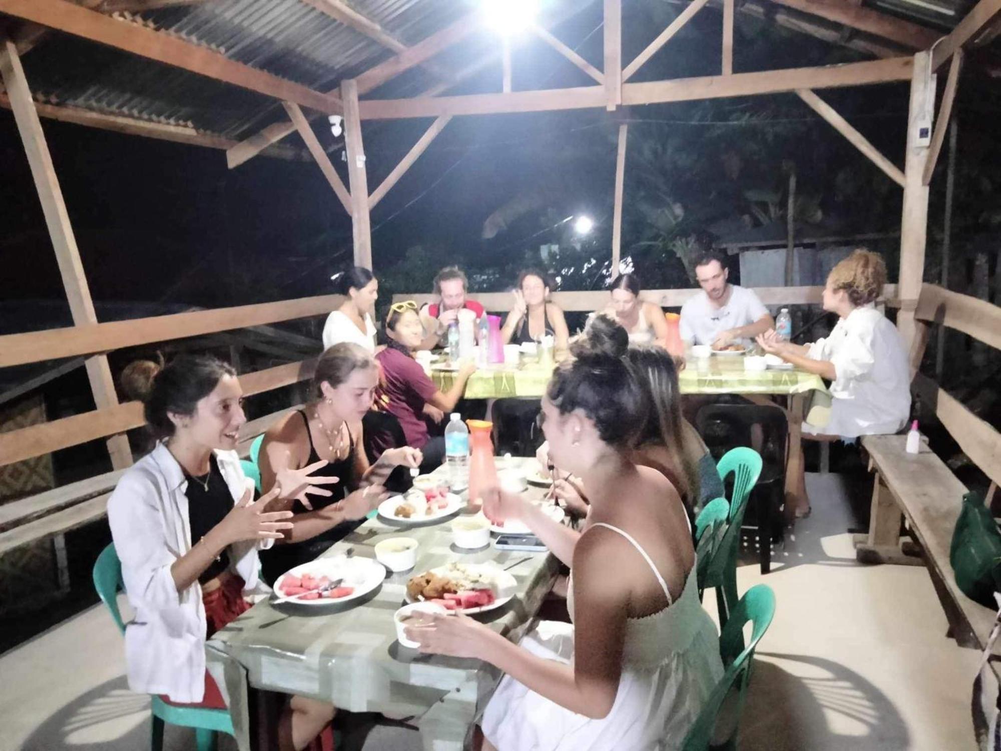 Roca'S Homestay Backpackers Chalet Batuan المظهر الخارجي الصورة
